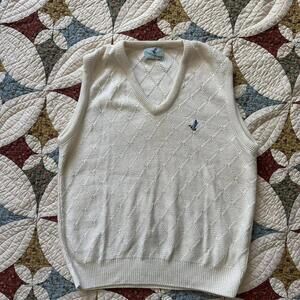 Vintage duck embroidered white cotton cottagecore granola vest